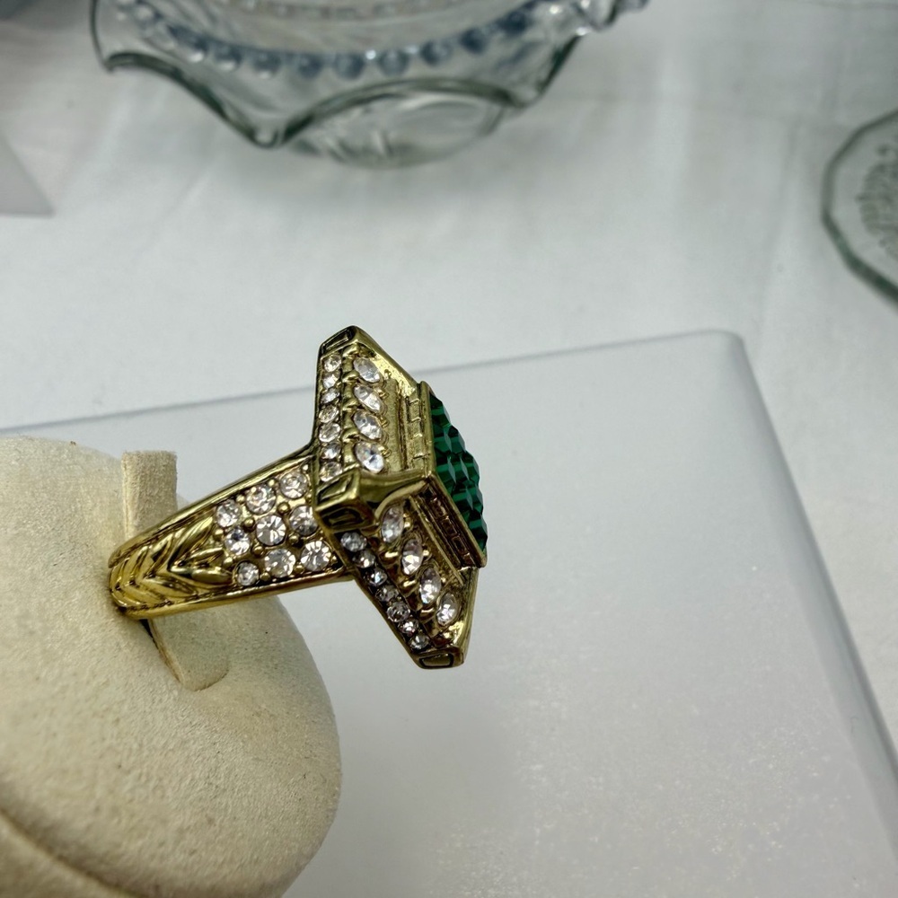 Heidi Daus Green  Crystal Statement Ring size 8. #412R - Picture 3 of 4
